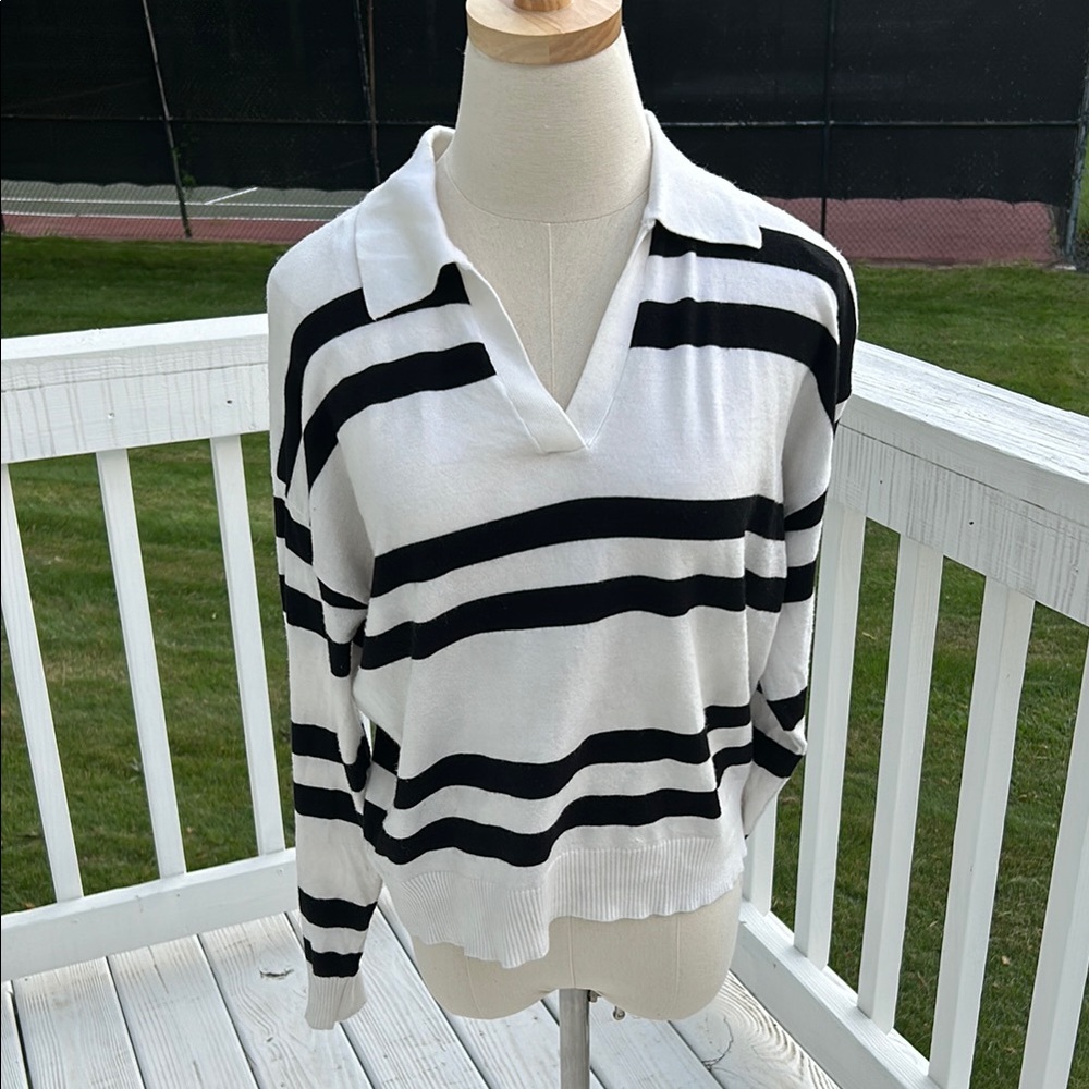 T Tahari Black and White V-Neck Sweater